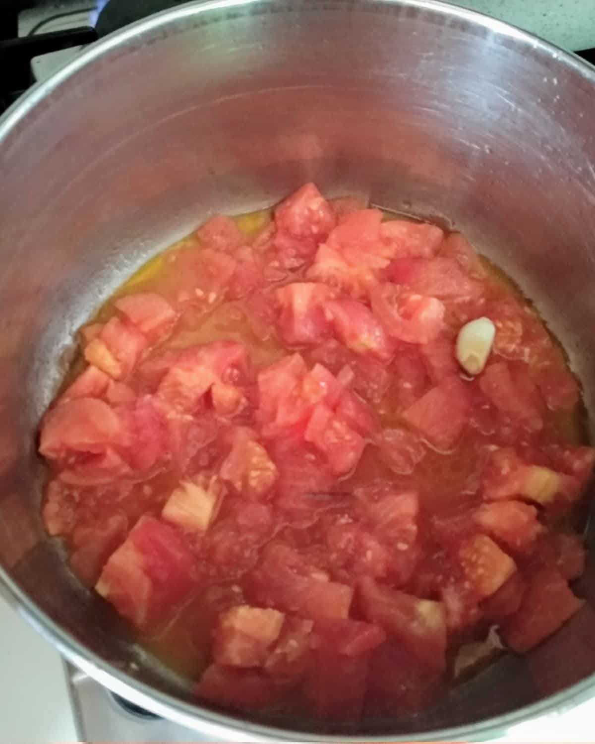 Process - cook tomatoes